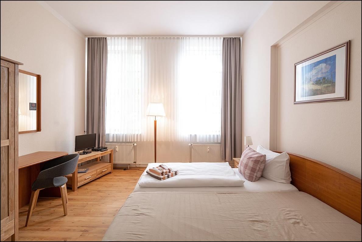 Markt Eins Gaestezimmer Schoppenstedt Buitenkant foto