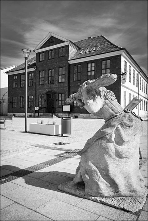 Markt Eins Gaestezimmer Schoppenstedt Buitenkant foto