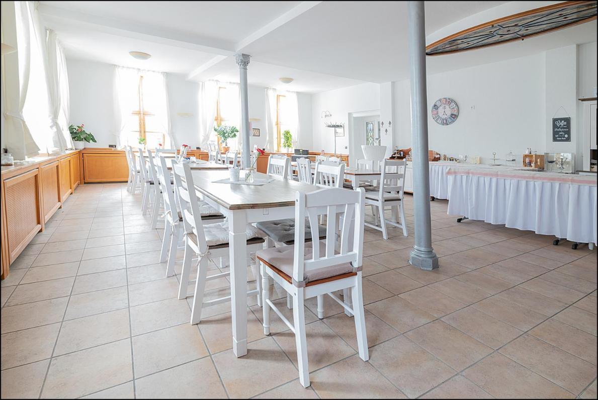 Markt Eins Gaestezimmer Schoppenstedt Buitenkant foto