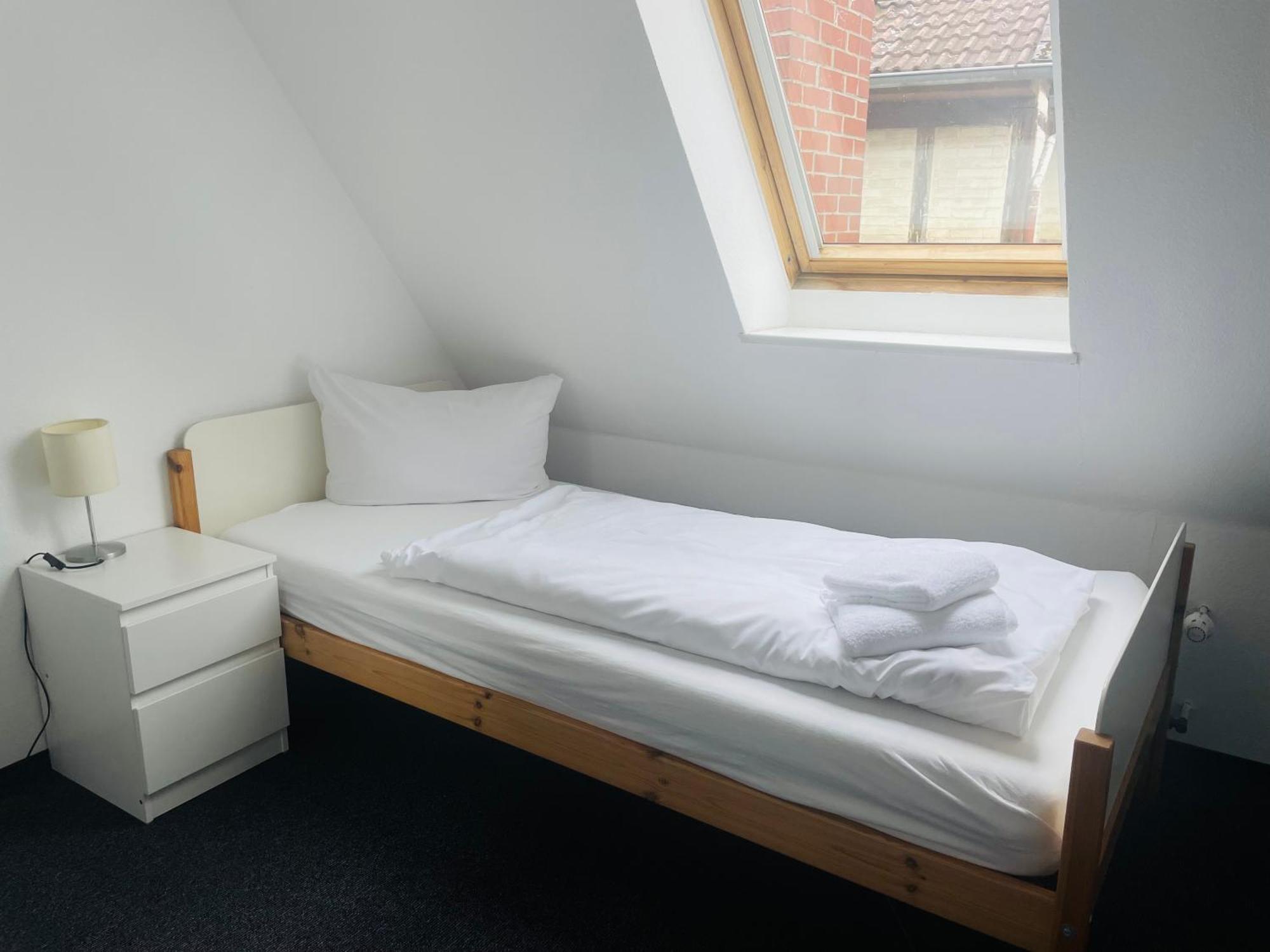 Markt Eins Gaestezimmer Schoppenstedt Buitenkant foto