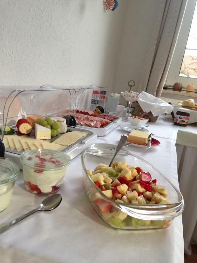 Markt Eins Gaestezimmer Schoppenstedt Buitenkant foto