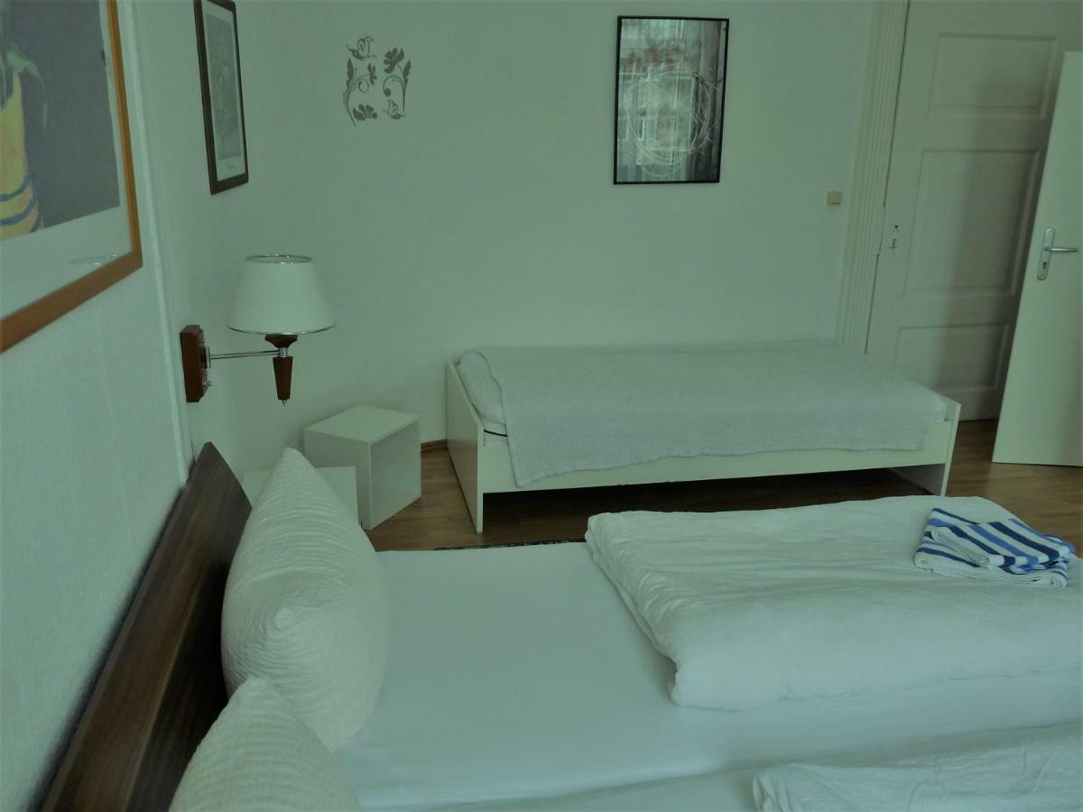 Markt Eins Gaestezimmer Schoppenstedt Buitenkant foto